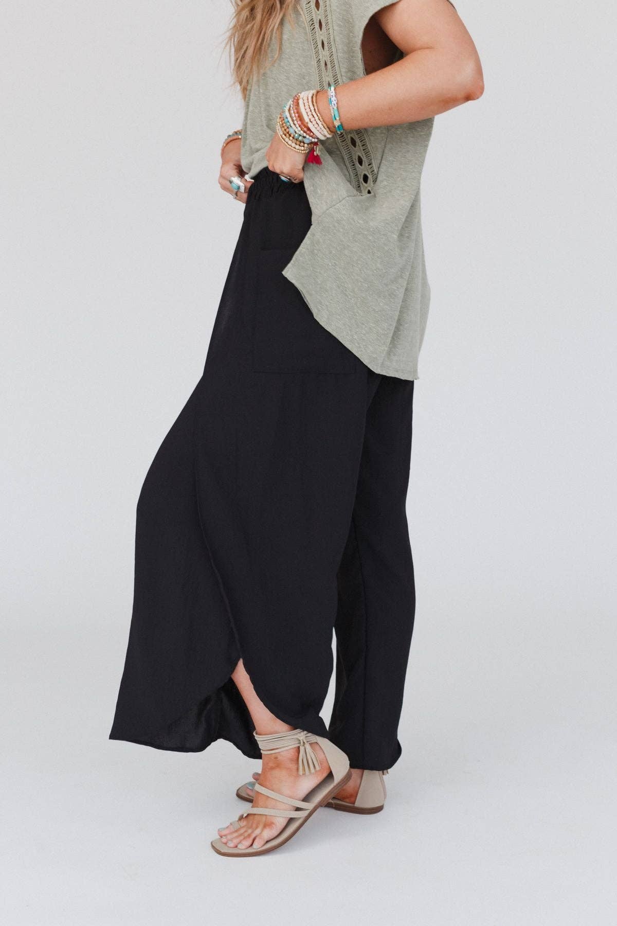 Stasia Solid Drawstring Tulip Pants - Black
