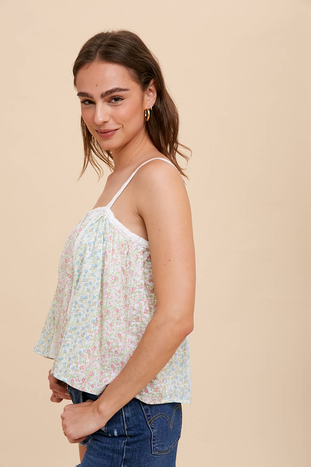 LACE ACCENTED FLORAL CONTRAST PANEL BUTTON TOP