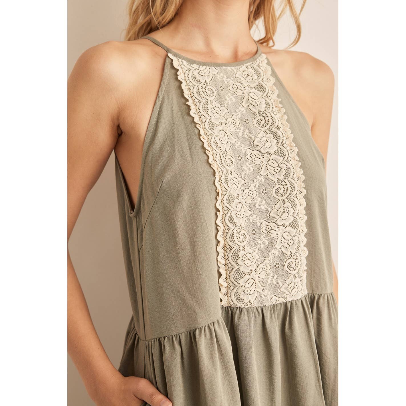 LACE CONTRAST TIERED HALTER MINI DRESS
