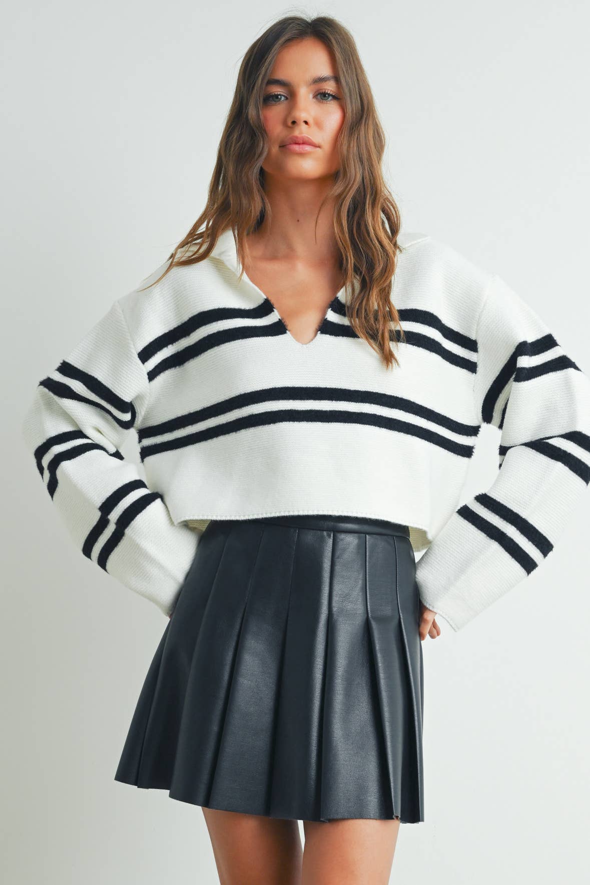 STRIPE CROP COLLAR SWEATER TOP