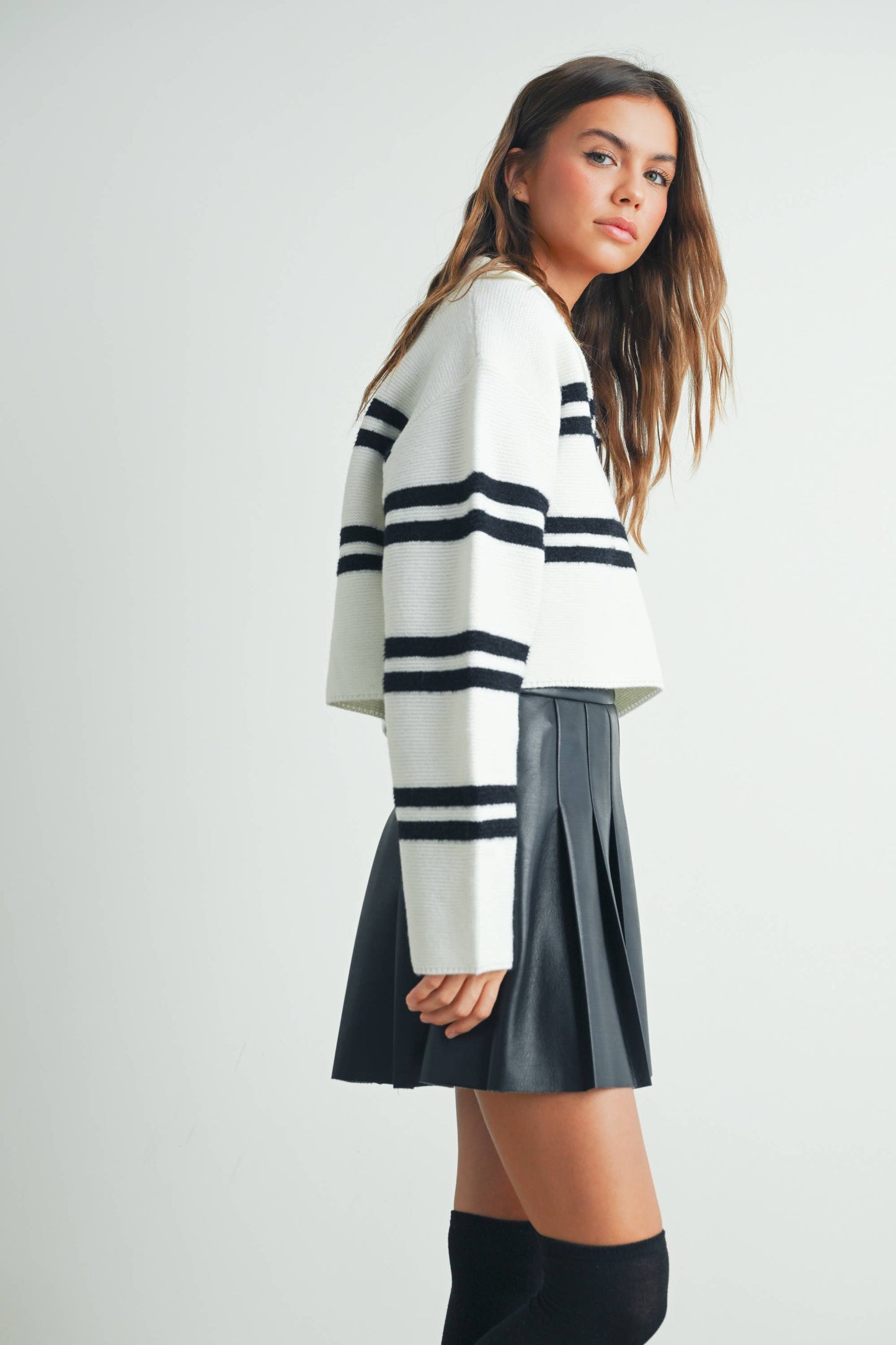 STRIPE CROP COLLAR SWEATER TOP