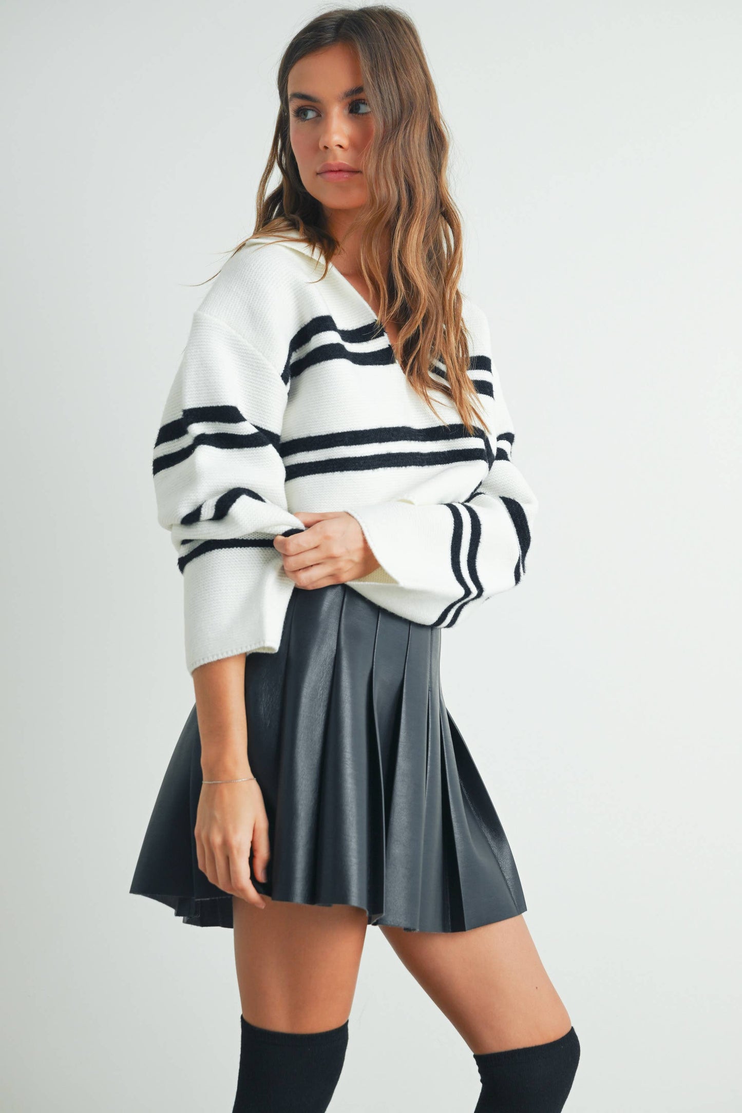 STRIPE CROP COLLAR SWEATER TOP