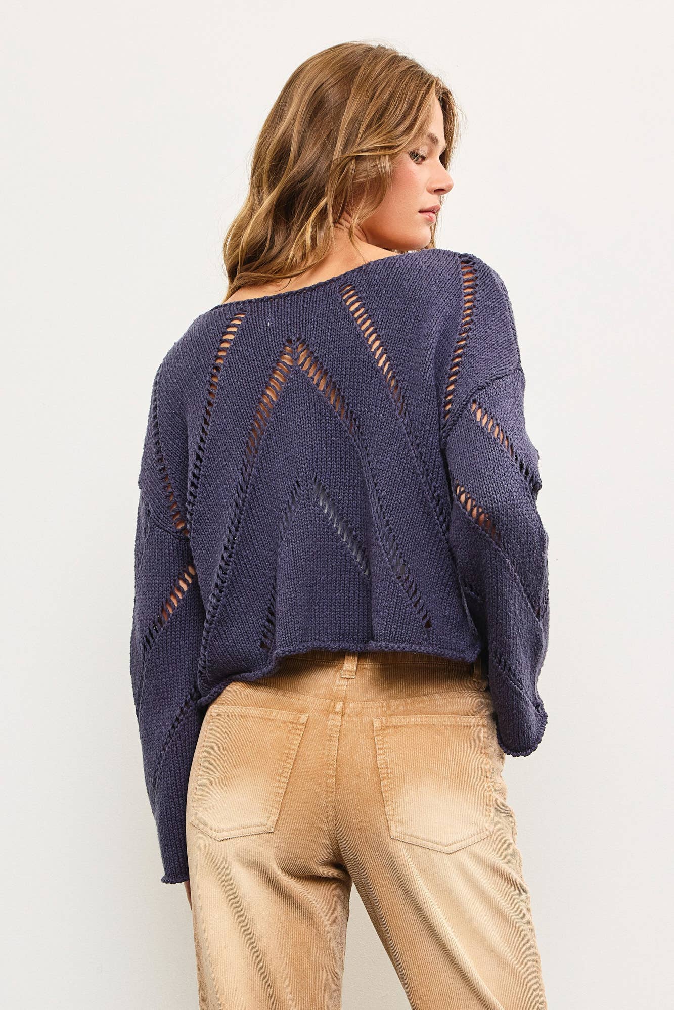 DISTRESSED CUT-OFF KNIT TOP